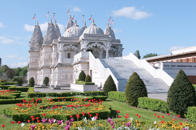 https://londonplanner.com/wp-content/uploads/2020/07/BAPS-Shri-Swaminarayan-Mandir-London-web-1.jpg