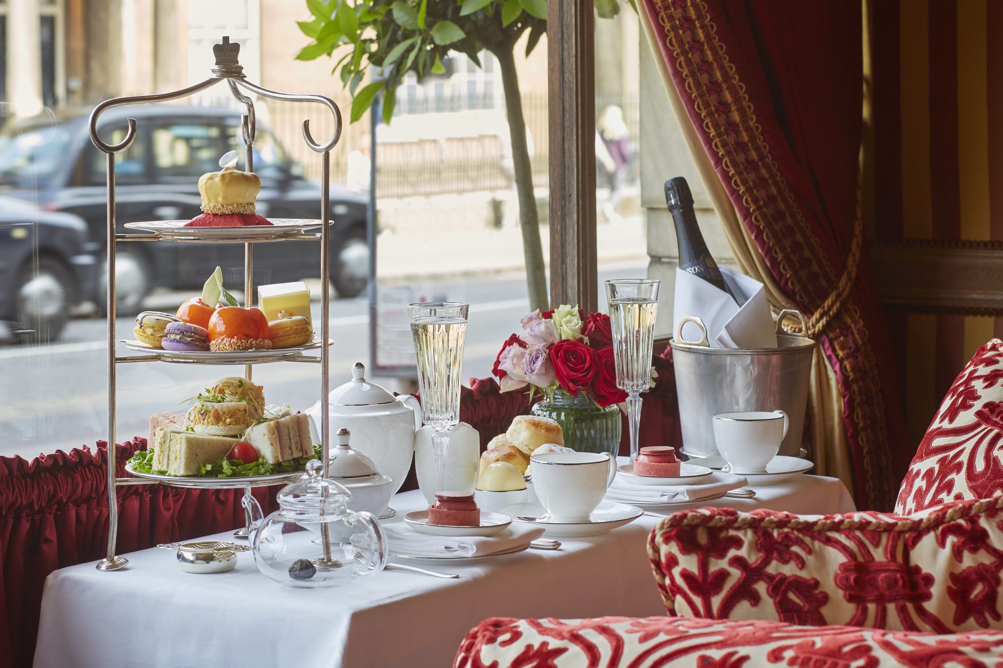 How To Have Afternoon Tea At Buckingham Palace