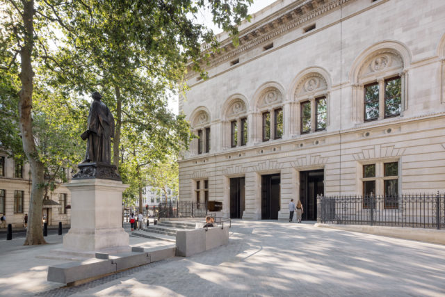 There is a welcoming new forecourt at the entrance © Olivier Hess/National Portrait Gallery