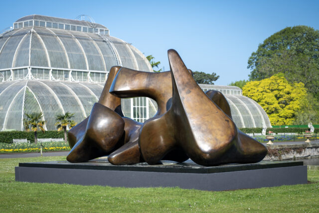 Henry Moore - Three Piece Sculpture: Vertebrae