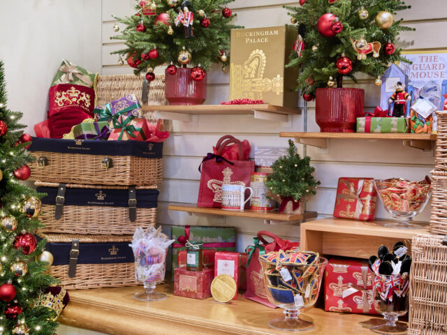 https://londonplanner.com/wp-content/uploads/2026/10/1.0-OR-THIS-ONE-The-Royal-Mews-Christmas-Shop-640x480.jpg